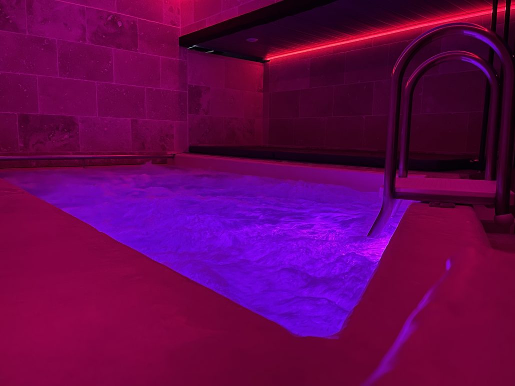 Le bassin, vue large - L IDEAL SAUNA, Agen