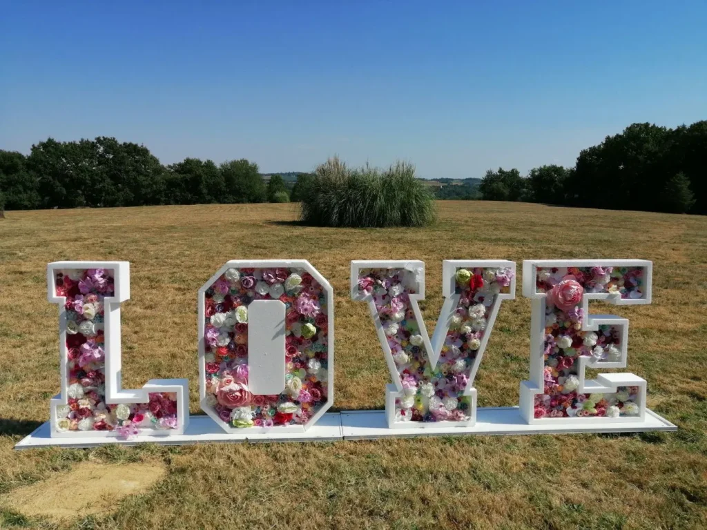 Lettres LOVE lumineuses